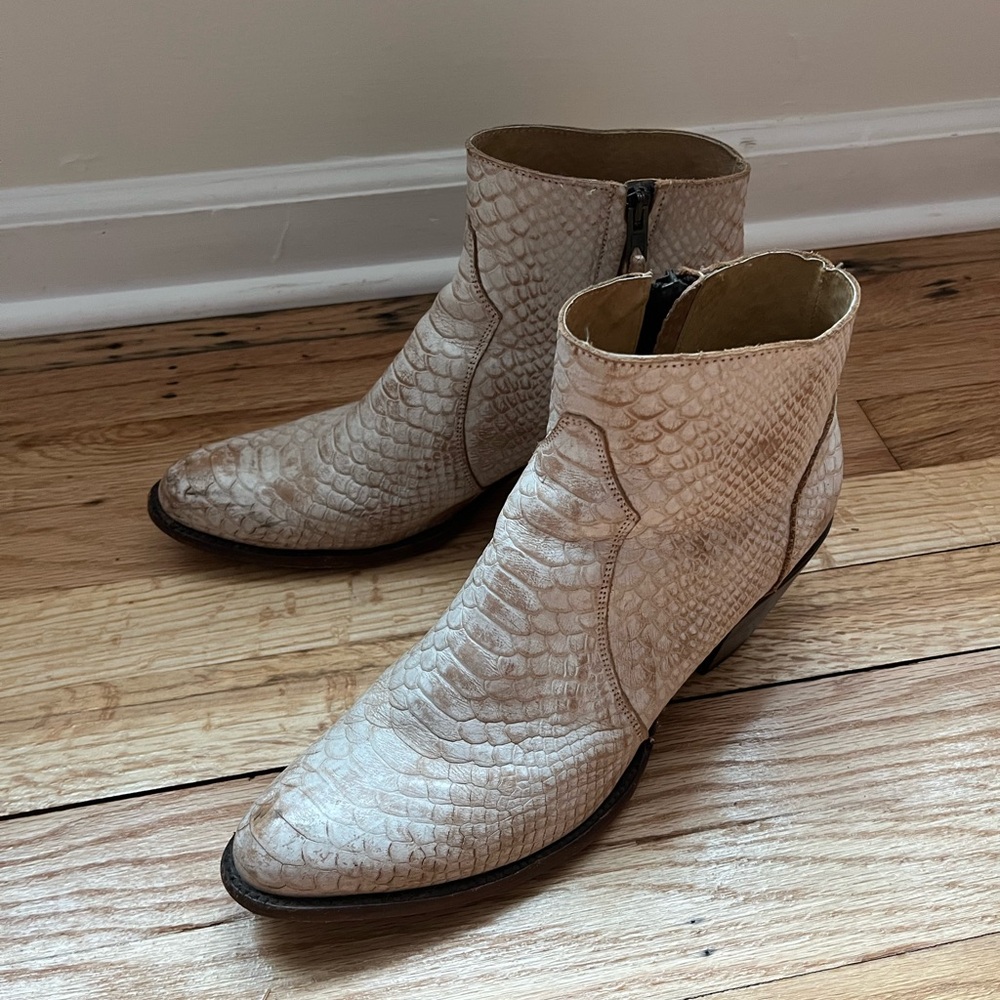 Idyllwind Snakeskin Pattern Ankle Boots